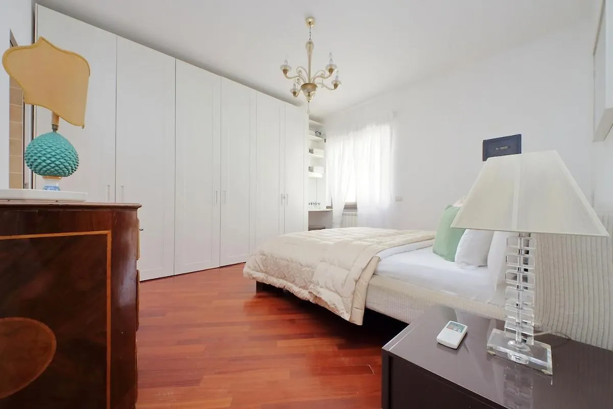 Residenza Belvedere Luxuryaparment-Pool&Balcony-Jacuzzi-Aircond-Wifi Rome Apartment