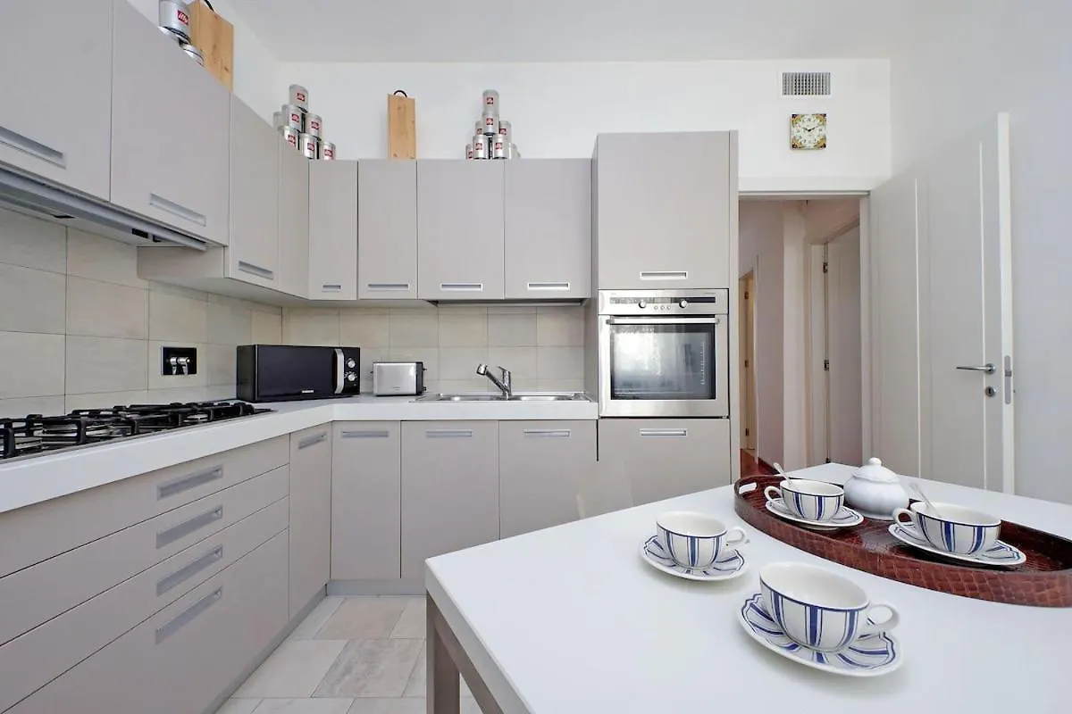 Apartment Residenza Belvedere Luxuryaparment-Pool&Balcony-Jacuzzi-Aircond-Wifi Rome