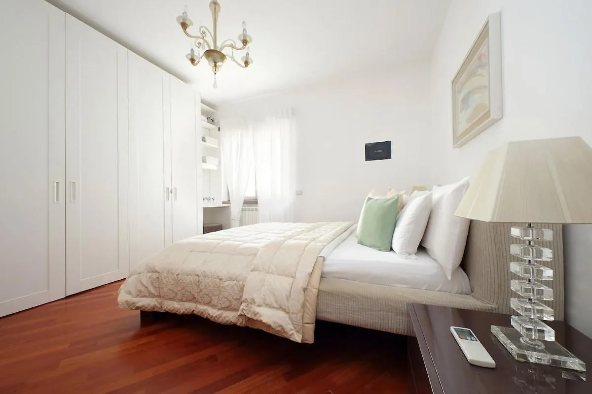 Residenza Belvedere Luxuryaparment-Pool&Balcony-Jacuzzi-Aircond-Wifi Rome Apartment