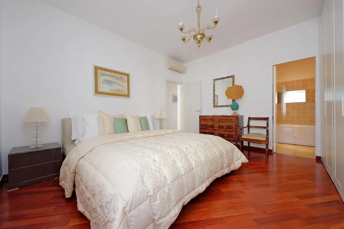 Apartment Residenza Belvedere Luxuryaparment-Pool&Balcony-Jacuzzi-Aircond-Wifi Rome