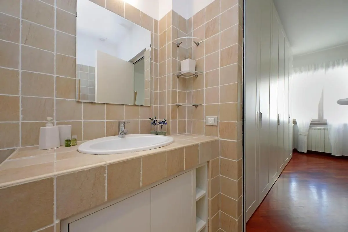 Residenza Belvedere Luxuryaparment-Pool&Balcony-Jacuzzi-Aircond-Wifi Rome 0*,  Italy