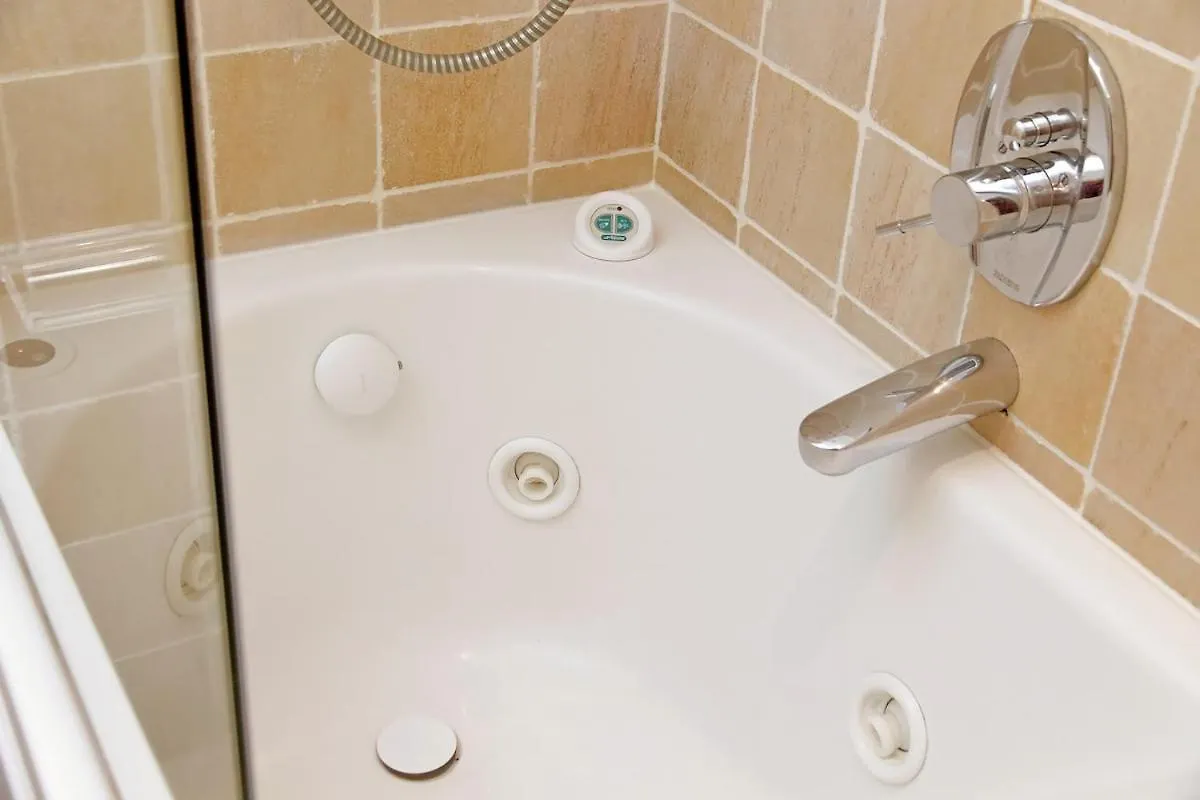 Residenza Belvedere Luxuryaparment-Pool&Balcony-Jacuzzi-Aircond-Wifi Rome
