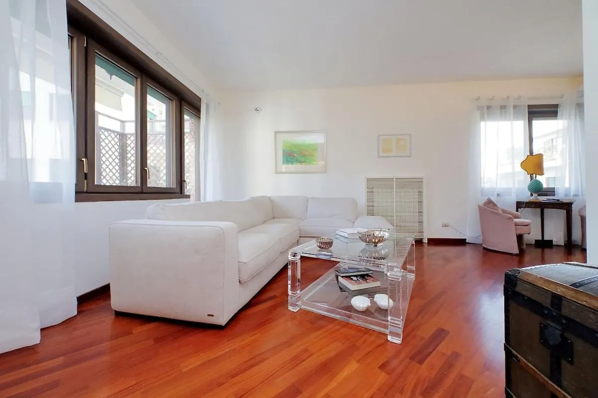 Residenza Belvedere Luxuryaparment-Pool&Balcony-Jacuzzi-Aircond-Wifi Rome