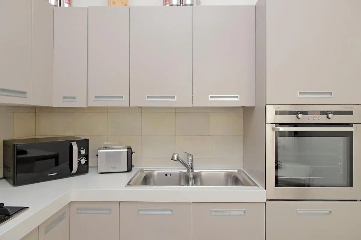 Apartment Residenza Belvedere Luxuryaparment-Pool&Balcony-Jacuzzi-Aircond-Wifi Rome