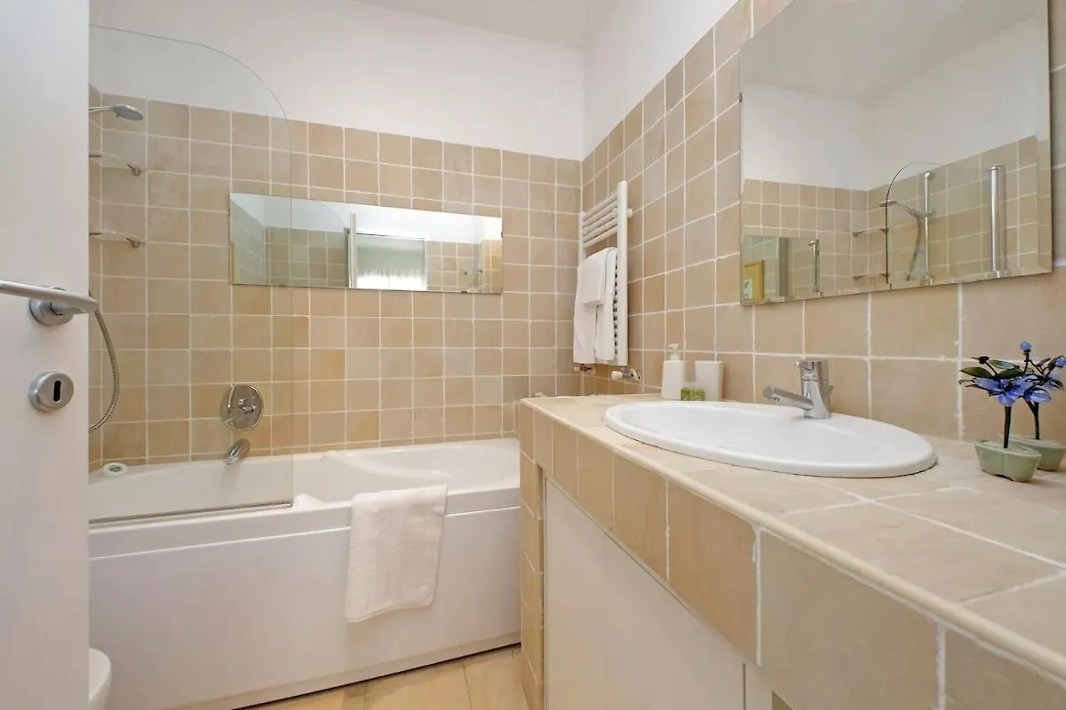 Apartment Residenza Belvedere Luxuryaparment-Pool&Balcony-Jacuzzi-Aircond-Wifi Rome Italy